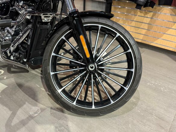 2023 Harley-Davidson Breakout, чёрный, 3250000 рублей - вид 5