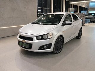 2013 Chevrolet Aveo II, серебристый, 595000 рублей, вид 3