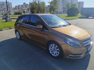 2012 Mercedes-Benz B-Класс 200 II (W246), золотистый, 1150000 рублей, вид 2