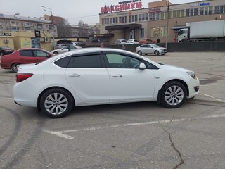 2013 Opel Astra J Рестайлинг, белый, 700000 рублей, вид 2