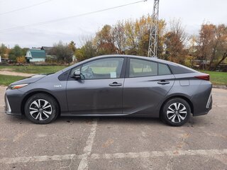 2018 Toyota Prius PHV ZVW52 Prime IV (XW50), серый, 1890000 рублей, вид 4