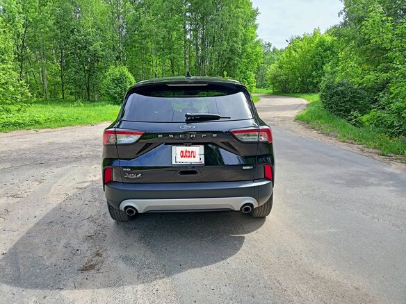 2020 Ford Escape IV, чёрный - вид 4