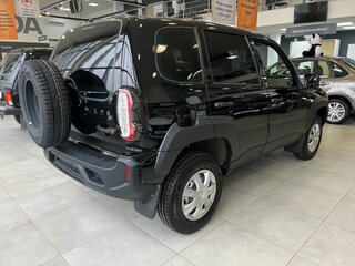 2026 Lada (ВАЗ) Niva Travel I Рестайлинг, чёрный, 1467900 рублей, вид 4