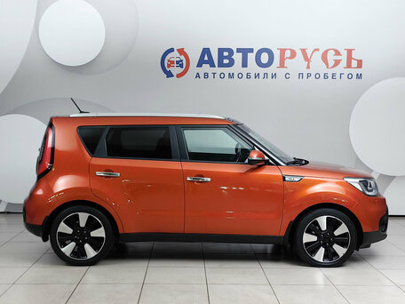2017 Kia Soul II Рестайлинг, оранжевый, 1189000 рублей, вид 5
