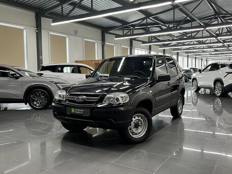 2020 Lada (ВАЗ) Niva, чёрный, 945000 рублей, вид 1