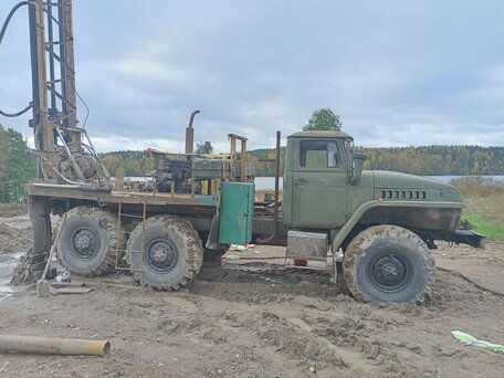 1991 Урал 4320, зелёный, 1300000 рублей, вид 2