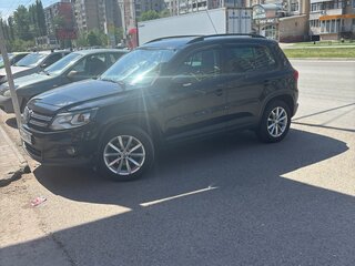 2016 Volkswagen Tiguan Euro 6 I Рестайлинг, чёрный, 1600000 рублей, вид 2