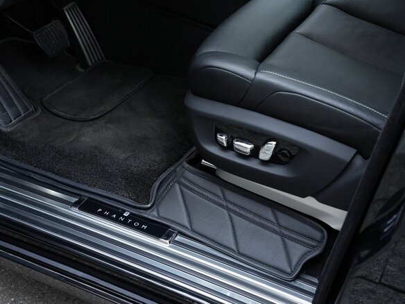 2021 Rolls-Royce Phantom VIII (Series I), чёрный, 49000000 рублей - вид 17