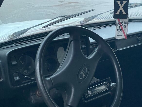 1999 Lada (ВАЗ) 2105, белый, 75000 рублей - вид 4
