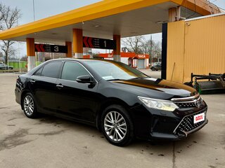 2016 Toyota Camry VII (XV50) Рестайлинг, чёрный, 1940000 рублей, вид 4