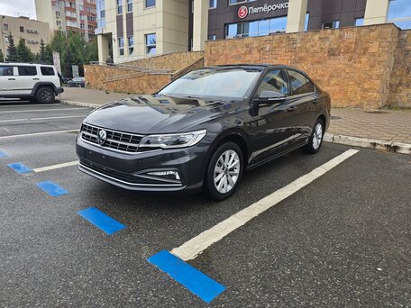 2022 Volkswagen Bora IV, серый, 1768600 рублей, вид 4