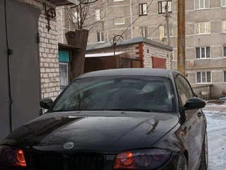 2008 BMW 1 серии 116i I (E81/E82/E87/E88) Рестайлинг, чёрный, 380000 рублей, вид 1