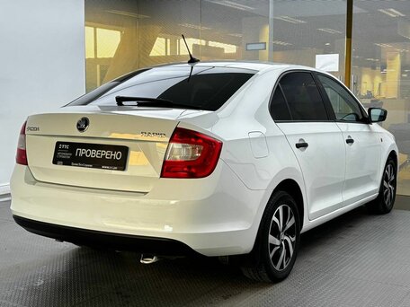2017 Skoda Rapid I Рестайлинг, белый, 900000 рублей, вид 5