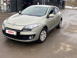2014 Renault Megane III Рестайлинг, серебристый, 750000 рублей, вид 3