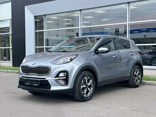 2020 Kia Sportage IV Рестайлинг, серебристый, 2080000 рублей, вид 3