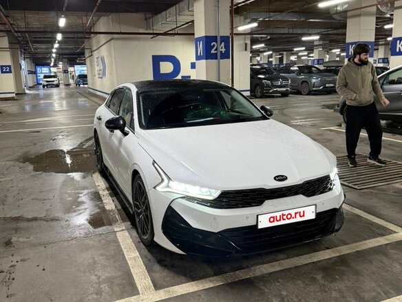 2020 Kia K5 III, белый, 2650000 рублей - вид 1