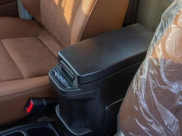 2025 Toyota Land Cruiser 79 70 Series Рестайлинг 2, бежевый, 6858000 рублей - вид 12