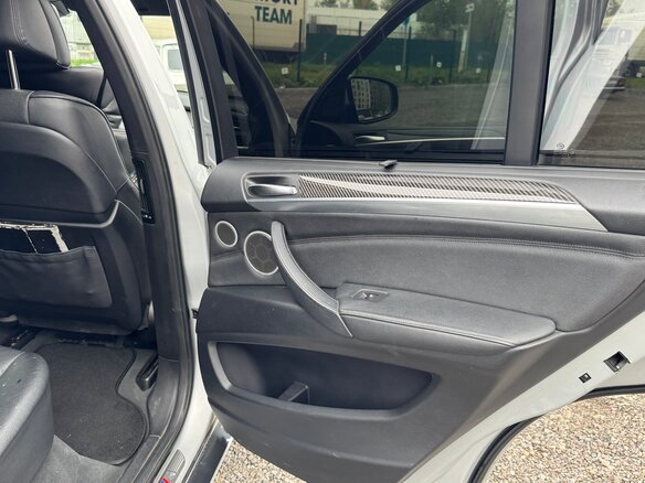 2010 BMW X5 40d II (E70) Рестайлинг, серебристый, 2000000 рублей - вид 24