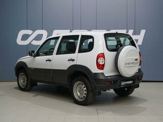 2018 Chevrolet Niva I Рестайлинг, белый, 884000 рублей, вид 2