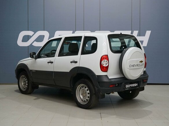 2018 Chevrolet Niva I Рестайлинг, белый - вид 1
