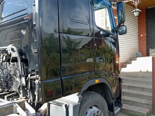 2011 Volvo FH, чёрный, 3500000 рублей, вид 2