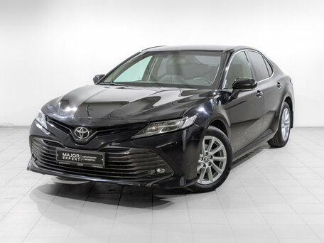 Toyota Camry VIII (XV70)