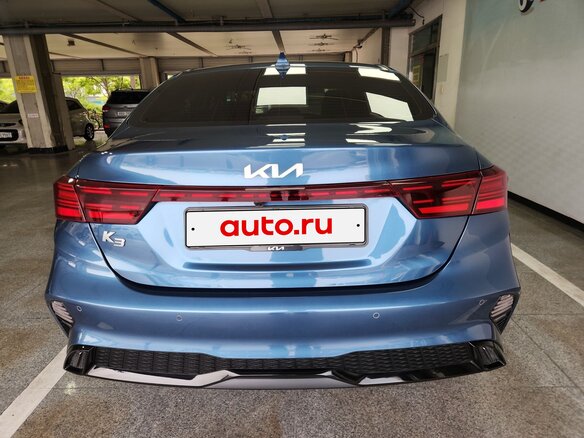 2022 Kia K3 II Рестайлинг, синий, 1600000 рублей - вид 3