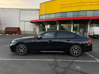 2025 BMW 5 серии 523d VIII (G60/G61/G68), чёрный, 7800000 рублей, вид 5