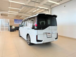 2016 Honda Stepwgn Spada V, белый, 1899000 рублей, вид 4