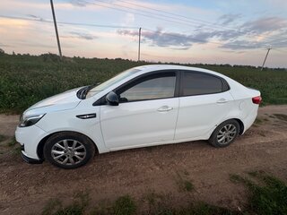 2014 Kia Rio 5-speed III, белый, 720000 рублей, вид 2