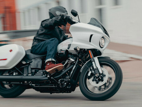 2026 Harley-Davidson Low Rider ST, белый, 3390000 рублей, вид 2