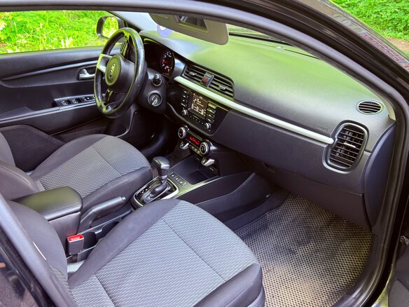 2018 Kia Rio IV, чёрный, 1450000 рублей - вид 5