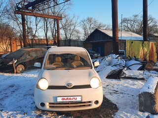 2004 Toyota Sienta I, белый, 435000 рублей, вид 1