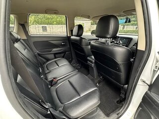 2022 Mitsubishi Outlander III Рестайлинг 3, белый, 2900900 рублей, вид 4