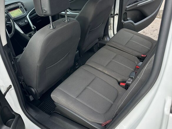2016 Opel Zafira C Рестайлинг, белый, 1370000 рублей - вид 9