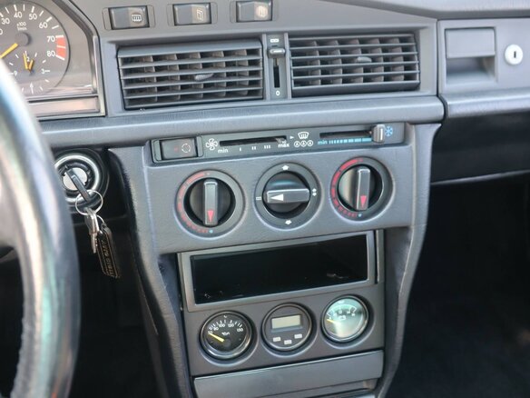 1986 Mercedes-Benz 190 (W201), чёрный, 11610000 рублей - вид 10