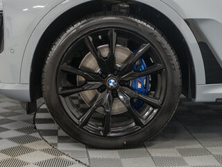 2026 BMW X7 40i I (G07) Рестайлинг, серый, 16700000 рублей, вид 4