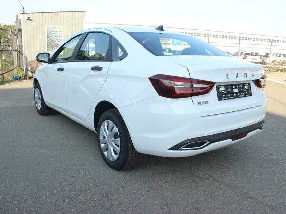 2026 Lada (ВАЗ) Vesta I Рестайлинг (NG), белый, 1581000 рублей - вид 2