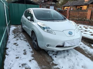 2016 Nissan Leaf (EM57) I (ZE0/AZE0), серебристый, 999999 рублей, вид 2