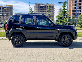 2025 Lada (ВАЗ) Niva Travel I Рестайлинг, чёрный, 1498100 рублей, вид 4