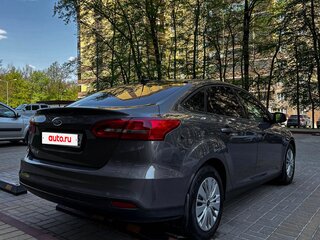 2017 Ford Focus III Рестайлинг, серый, 1355000 рублей, вид 4