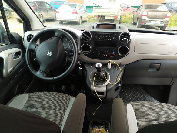 2012 Peugeot Partner II, белый, 700000 рублей - вид 2