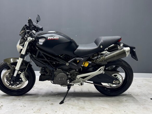 2011 Ducati Monster 696, чёрный, 490000 рублей - вид 1