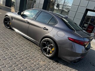 2017 Alfa Romeo Giulia Quadrifoglio II (952), серый, 3950000 рублей, вид 4
