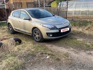 2014 Renault Megane III Рестайлинг, серебристый, 750000 рублей, вид 2
