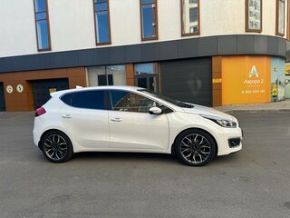 2018 Kia Ceed II Рестайлинг, белый, 1620000 рублей, вид 3