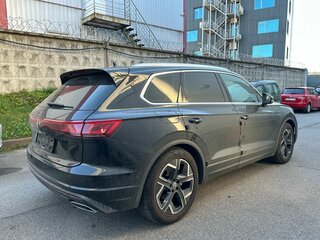 2024 Volkswagen Touareg III Рестайлинг, чёрный, 10699000 рублей, вид 3