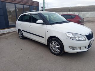 2011 Skoda Fabia II Рестайлинг, белый, 490000 рублей, вид 1