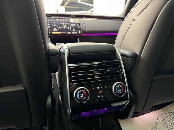 2026 Land Rover Range Rover P400 MHEV V, чёрный - вид 24