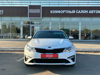 2019 Kia Optima IV Рестайлинг, белый, 2075000 рублей, вид 2